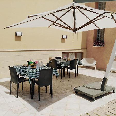 The Holiday House Hotel Santeramo in Colle Buitenkant foto