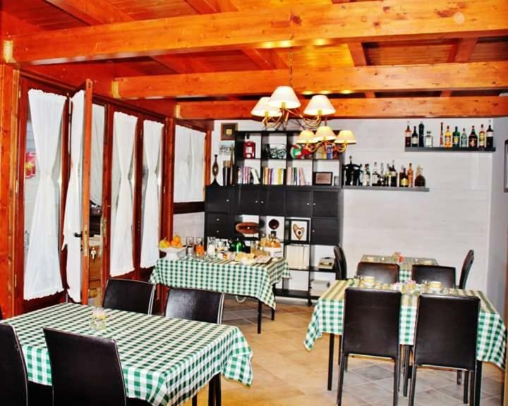 The Holiday House Hotel Santeramo in Colle Buitenkant foto